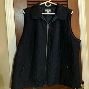 Navy quilted vest, great for this season!